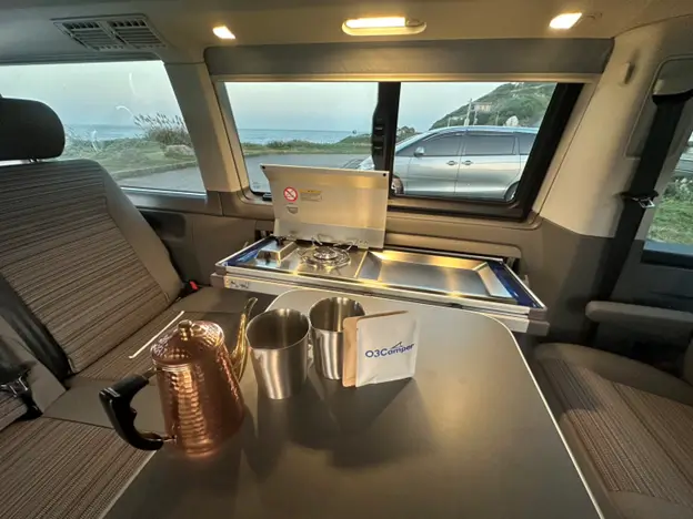 California Beach 車內客廳模式布置